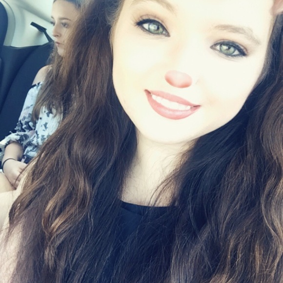 Meet your Posher, Haley - Picture 3 of 3